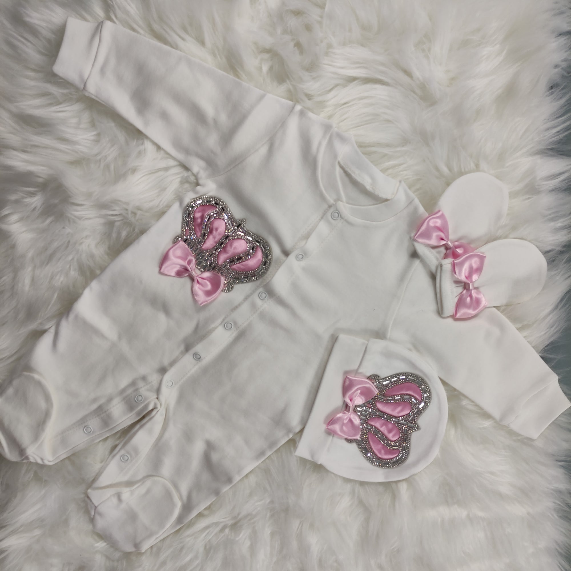 3 PIECE PINK AND WHITE CROWN SET